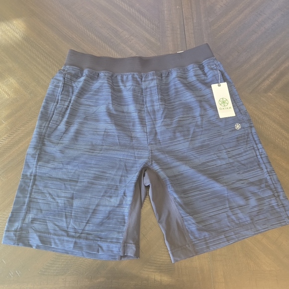 NWT GAIAM Men's Streak 9 In Short - Navy Blue Striped Athletic Shorts Large - Picture 2 of 14